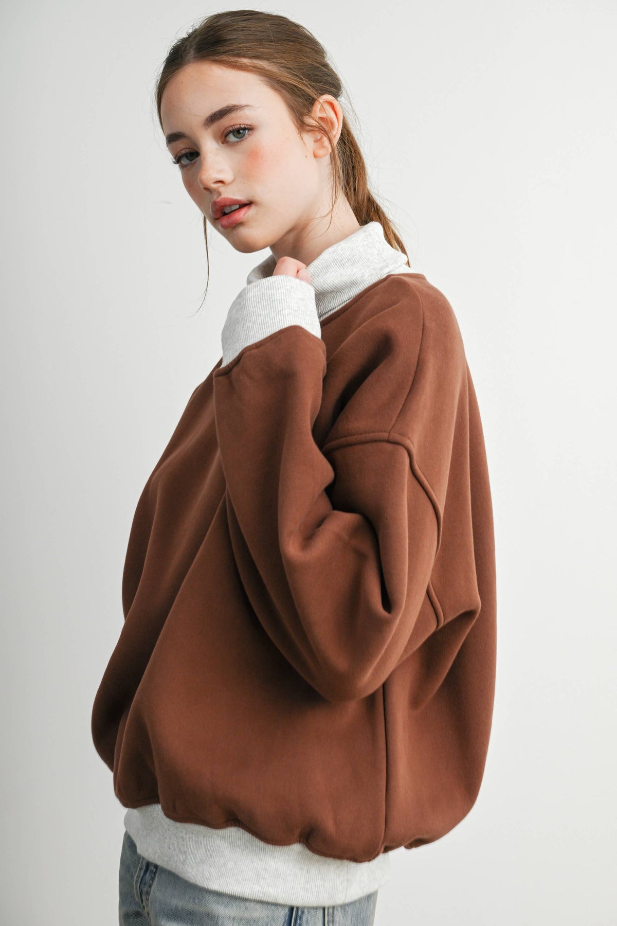 Cozy Contrast Turtleneck Sweatshirt-BMT8577