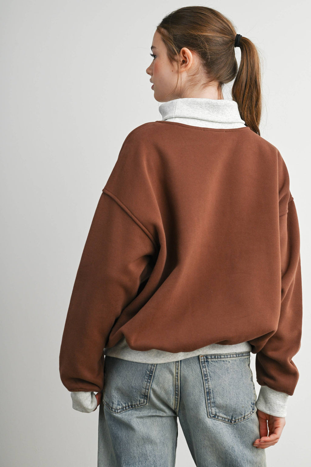 Cozy Contrast Turtleneck Sweatshirt-BMT8577